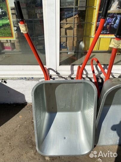 Тачка строительная двухколёсная 110л