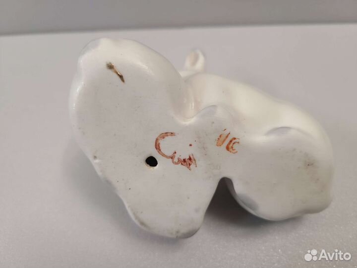 Статуэтка фарфор