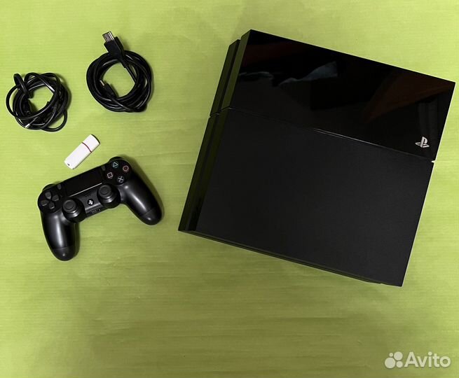 Sony PlayStation 4 Fat прошитая 9.00 скачаны игры