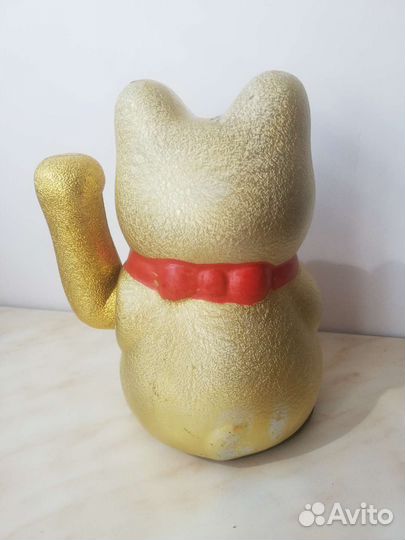 Кот с лапкой, статуэтка кошки, машущий кот