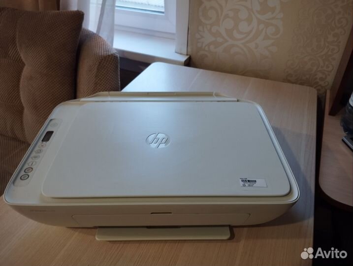 Цветной струйный принтер HP DeskJet 2710e