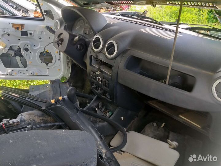 LADA largus в разборе