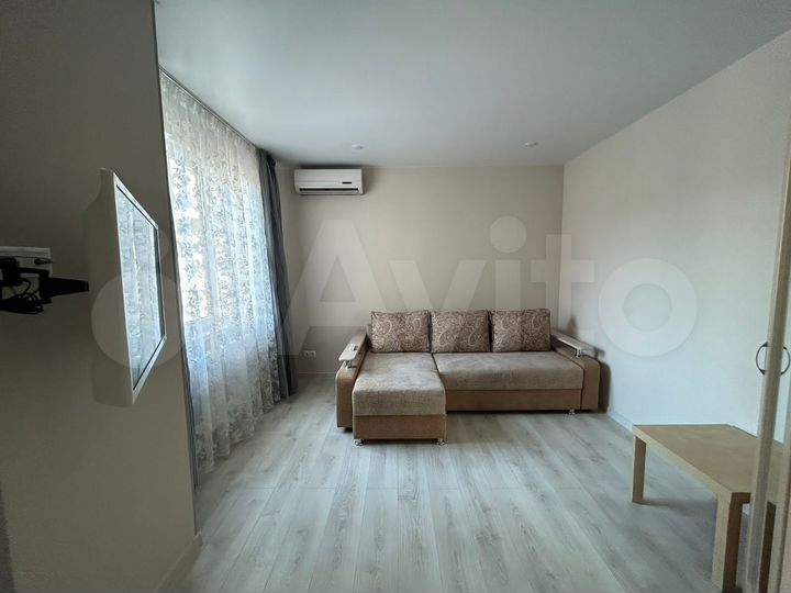 2-к. квартира, 65 м², 1/2 эт.