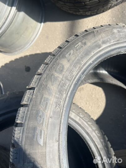 Pirelli Ice Zero 295/40 R21 111H