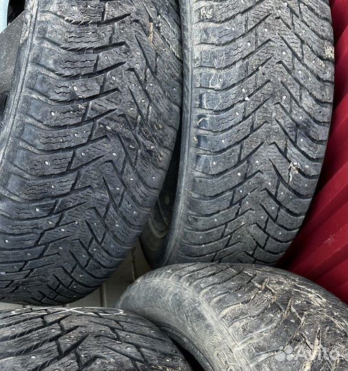 Зимние шипованные шины с дисками 265/50 R20