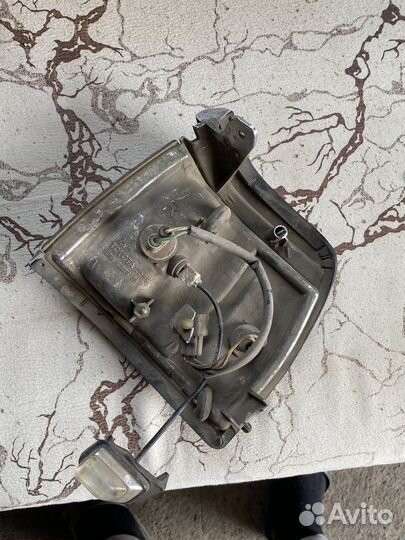 Габаритный огонь правый марк GX71