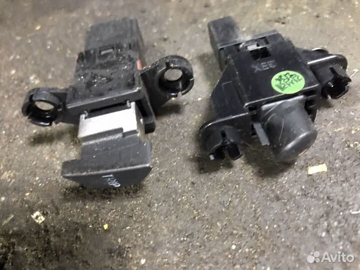 Кнопка стеклоподъемника BMW X3 Е83