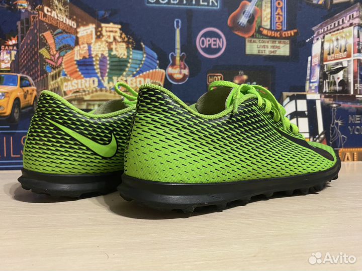 Футбольные бутсы