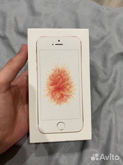 iPhone SE, 32 ГБ