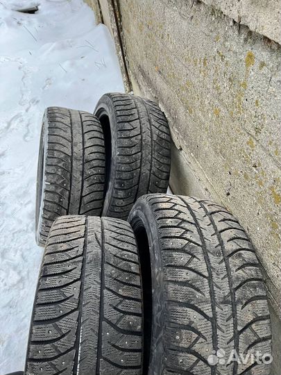 Bridgestone Ice Cruiser 5000 235/45 R17