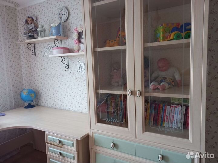 Угловой письменный стол