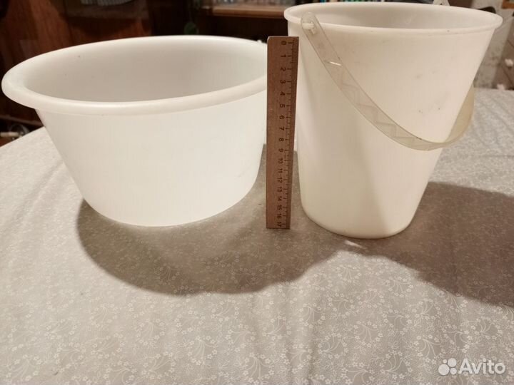 Тазик пластиковый и ведëрко серые