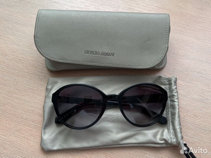 Солнцезащитные очки Armani