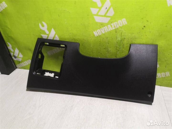 Накладка (кузов внутри) Хендай i30 12-17