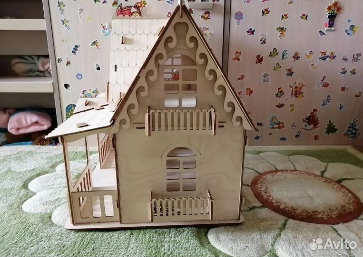 Кукольный домик из дерева