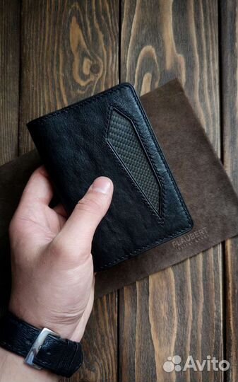 Обложка на паспорт со вставкой из карбона