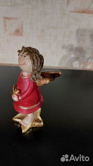 Статуэтки в ассортименте