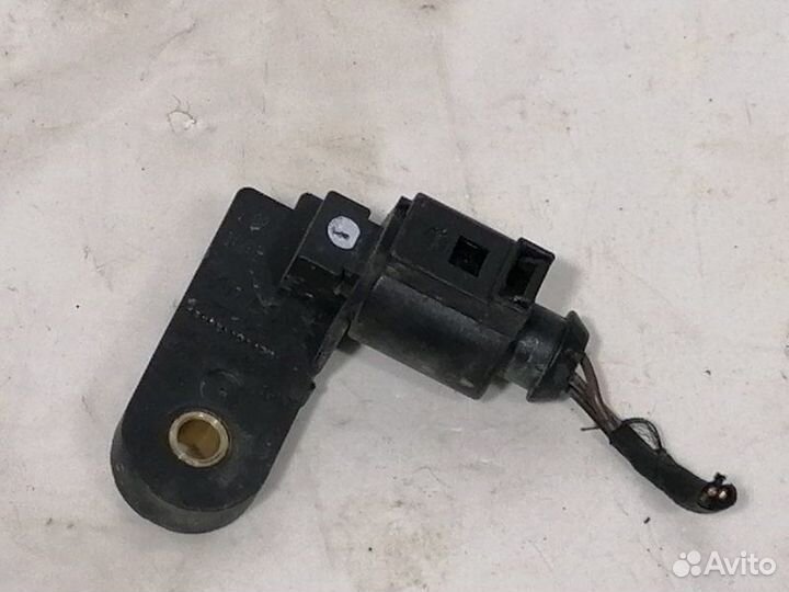 Датчик включения стопсигнала Volkswagen Passat B6