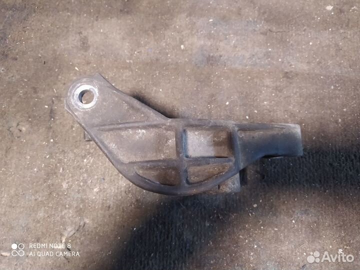 Кронштейн генератора Skoda Felicia