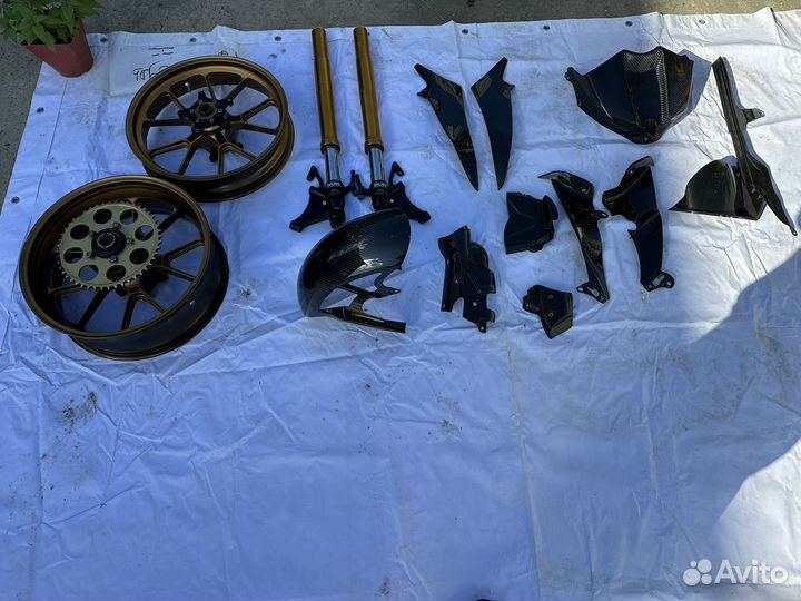 Карбон yamaha r 1 09-14 год