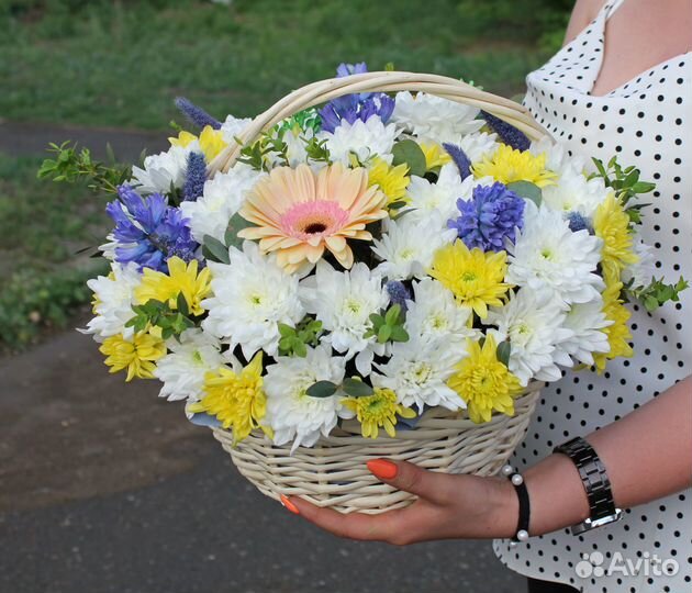 Красивая корзина цветов