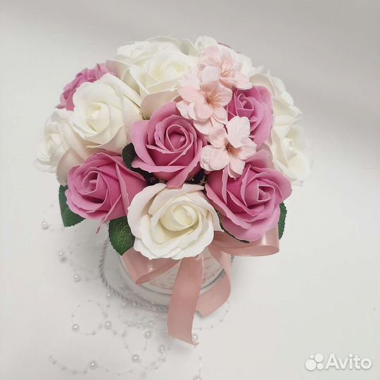 Композиция из мыльных цветов