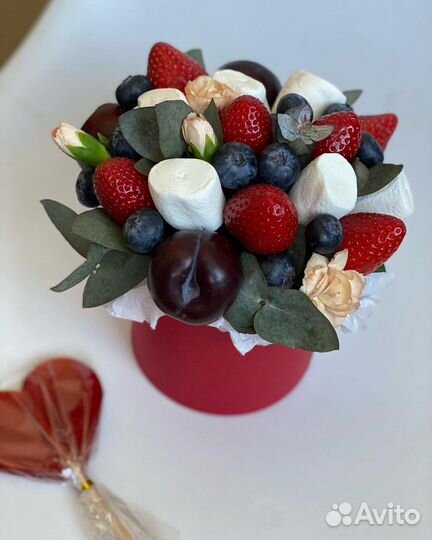 Композиция в шляпной коробке, букет