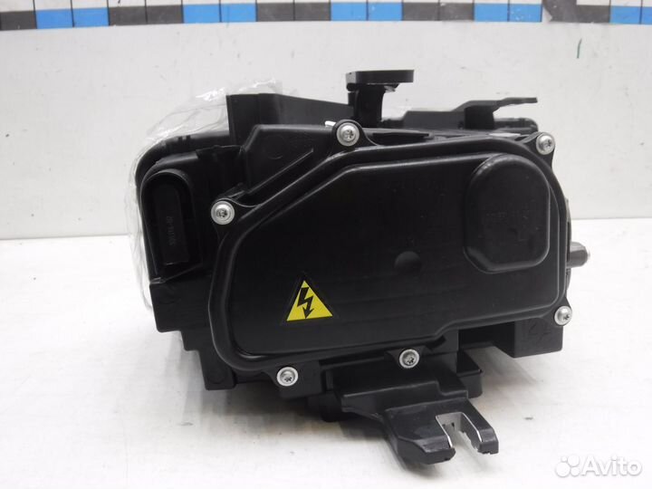 Фара левая на Audi Q3