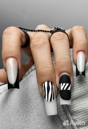 Модель на наращивание ногтей