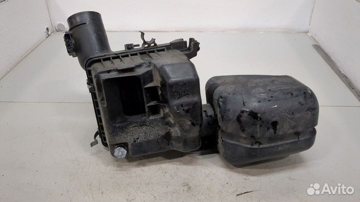 Корпус воздушного фильтра Subaru Tribeca (B9)