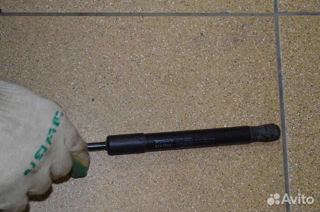 Амортизатор багажника Вольво S 60