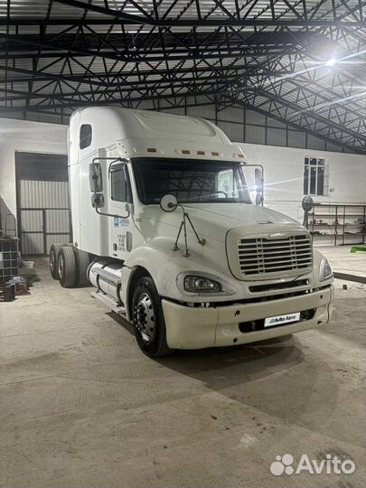 Freightliner Columbia, 2004