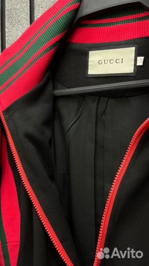 Женский спортивный костюм