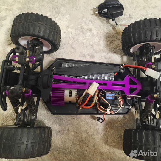 Радиоуправляемая машина (две)