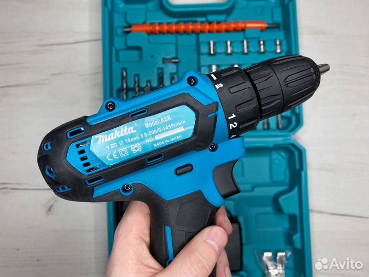 Шуруповерт Makita 38v c набором бит и сверел