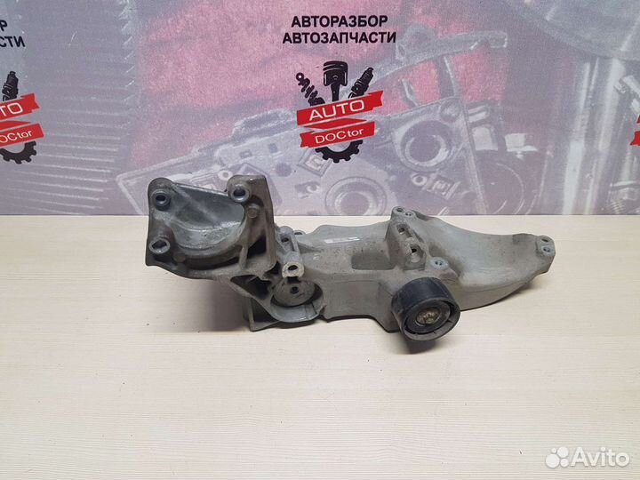 Кронштейн двигателя Renault Duster 1 F4RA 2014