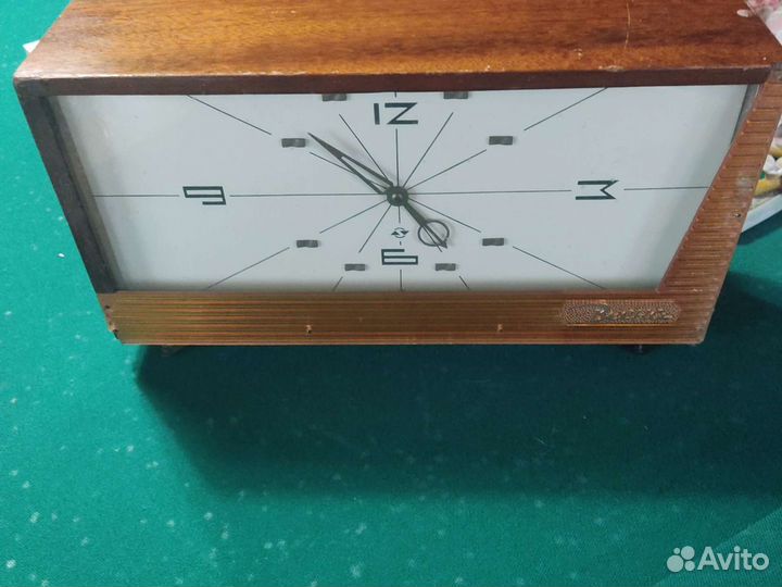Часы настольные СССР весна