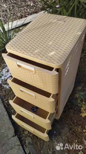 Пластиковый комод