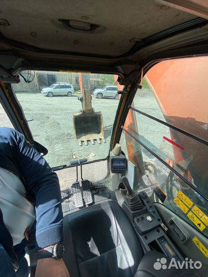 Гусеничный экскаватор Hitachi ZX330LC-3, 2010