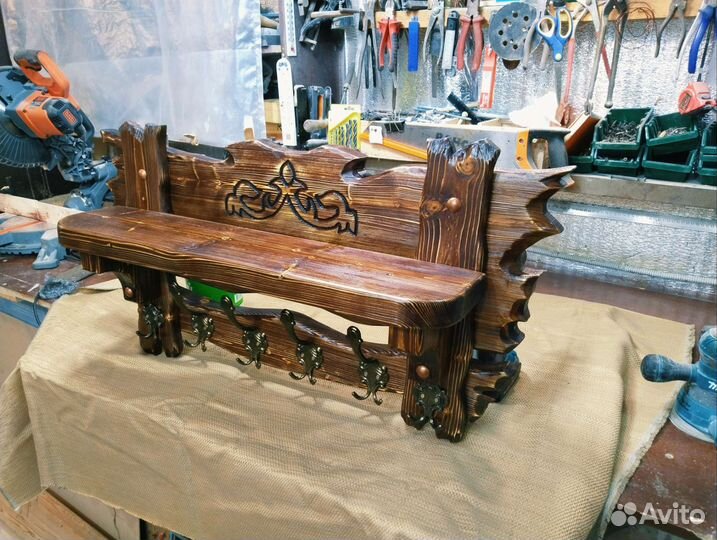 Вешалка настенная деревянная