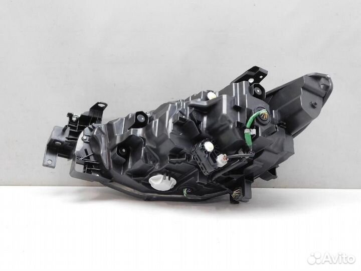 Фара правая Mazda Mazda6