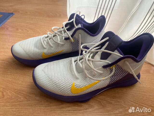 Nike LeBron vitness IV