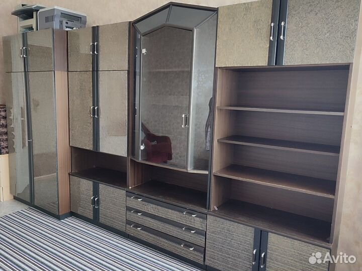 Стенка итальянская в гостиную со шкафом