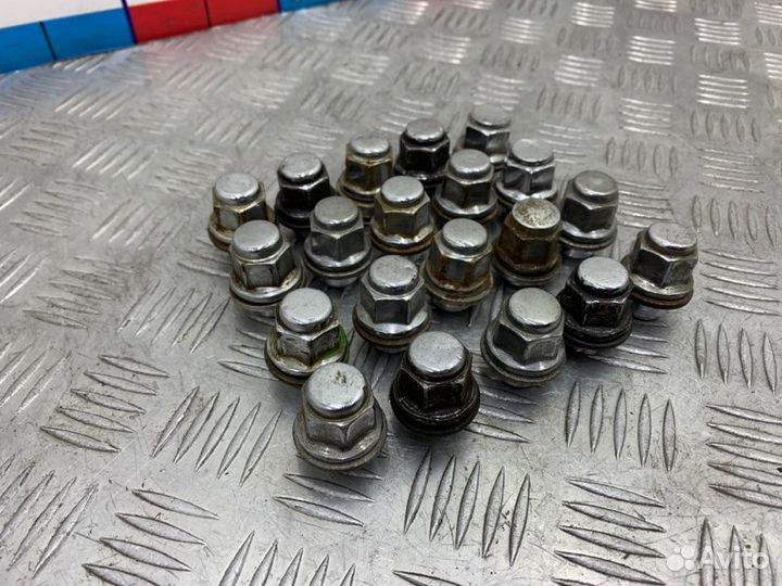 Гайка на колесо Toyota Camry V50 V55 2arfe 2014