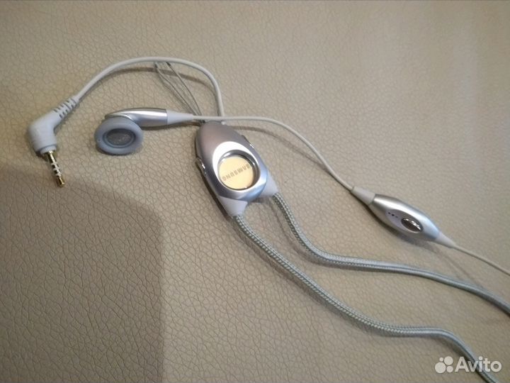 Гарнитура новая samsung