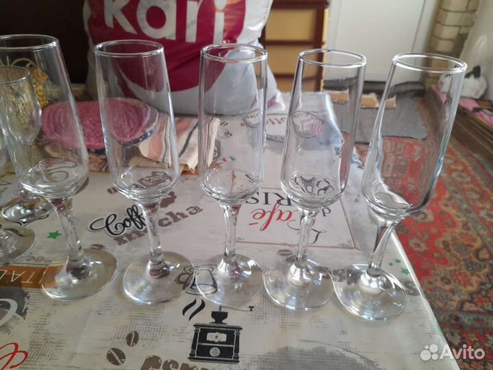 Бокалы для вина и шампанского