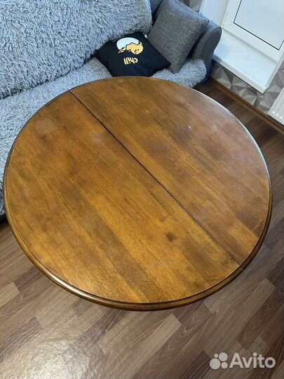 Стол из дерева