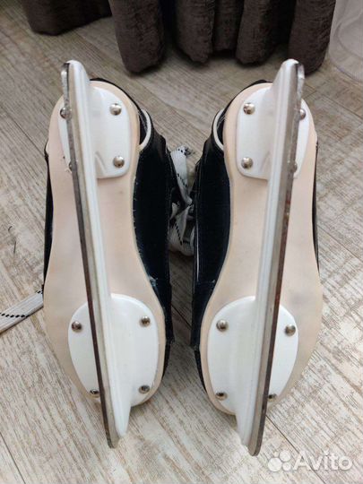 Коньки хоккейные детские