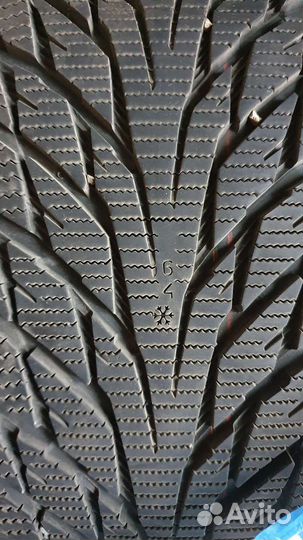 Nokian Tyres Hakkapeliitta R2 215/55 R17