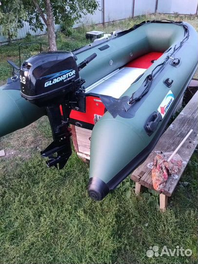 Лодка стингрей 320 с мотором гладиатор 9.8